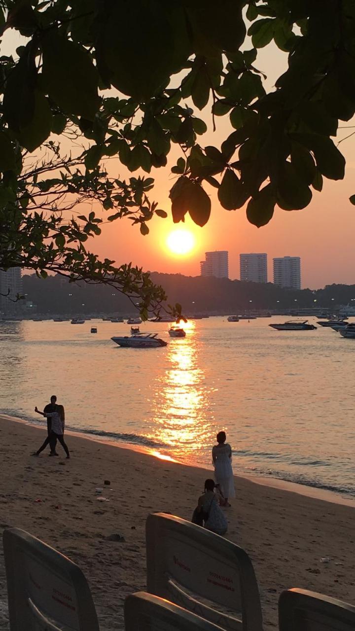 B&B View Talay 1B Apartments Pattaya Exteriör bild